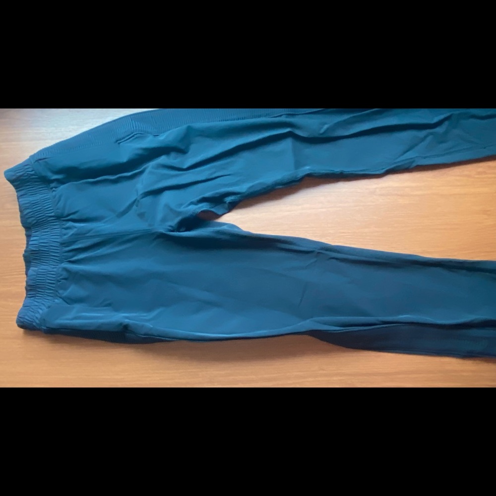 IVIVVA by LULULEMON Your Pursuit Jogger Pants in Black - Picture 12 of 13